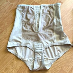 Bellefit postpartum corset - size L. Excellent condition - like new.